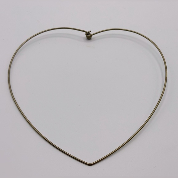 Metal Heart Choker‎ Necklace in Antique Gold - Picture 1 of 3